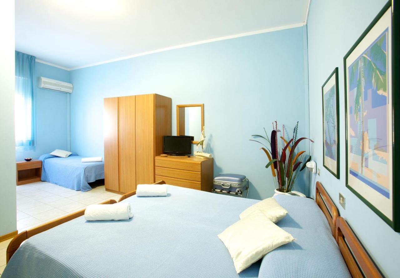 Hotel Garden B&B Marotta Ngoại thất bức ảnh
