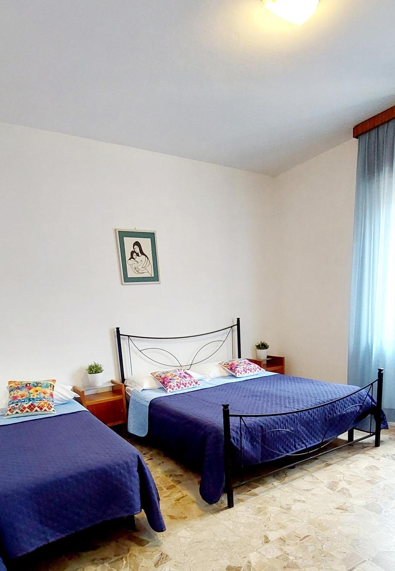 Hotel Garden B&B Marotta Phòng bức ảnh