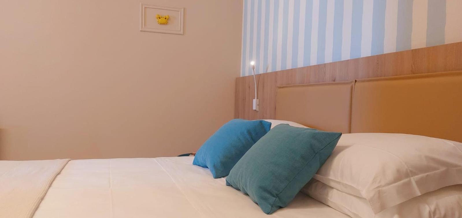 Hotel Garden B&B Marotta Ngoại thất bức ảnh
