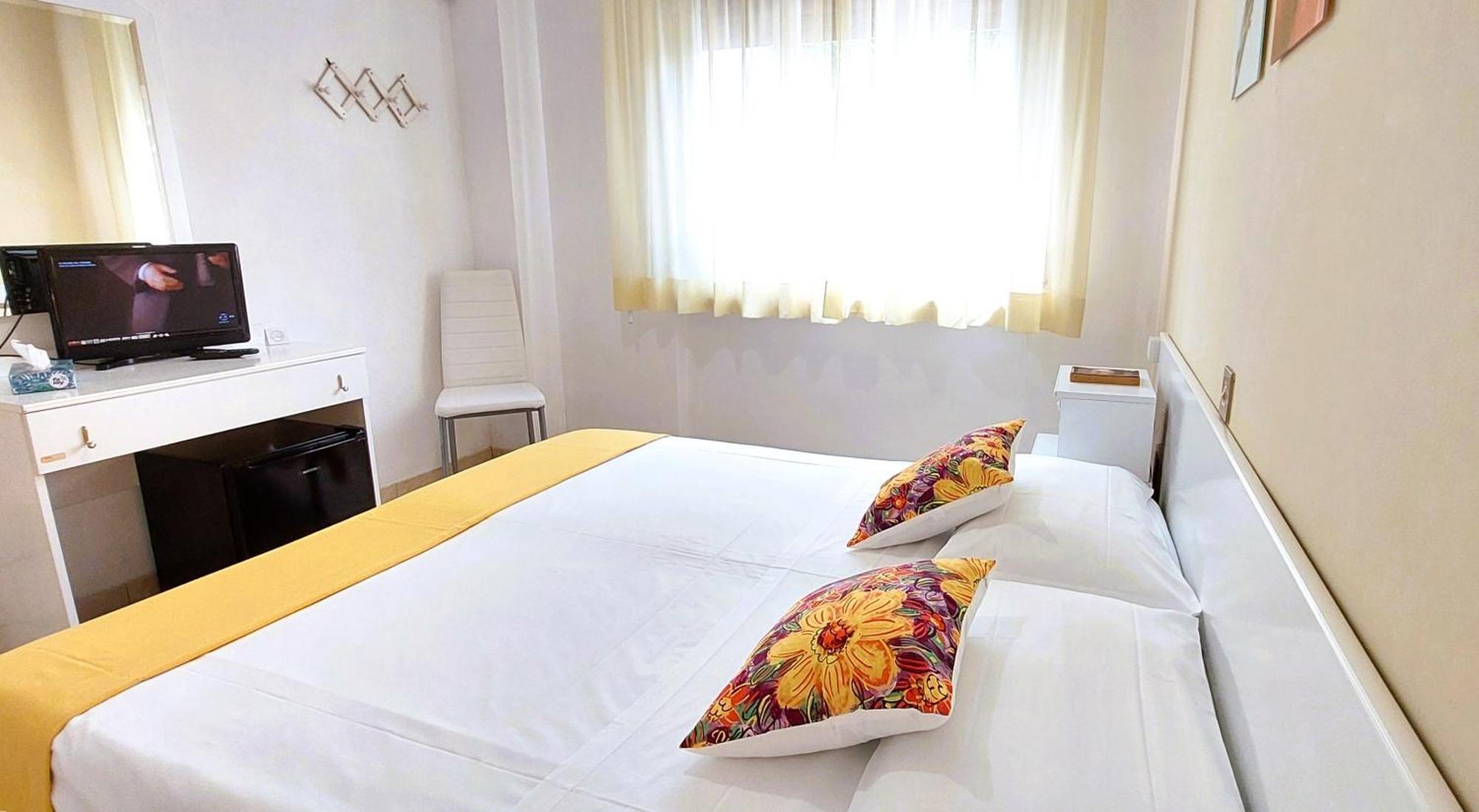 Hotel Garden B&B Marotta Ngoại thất bức ảnh