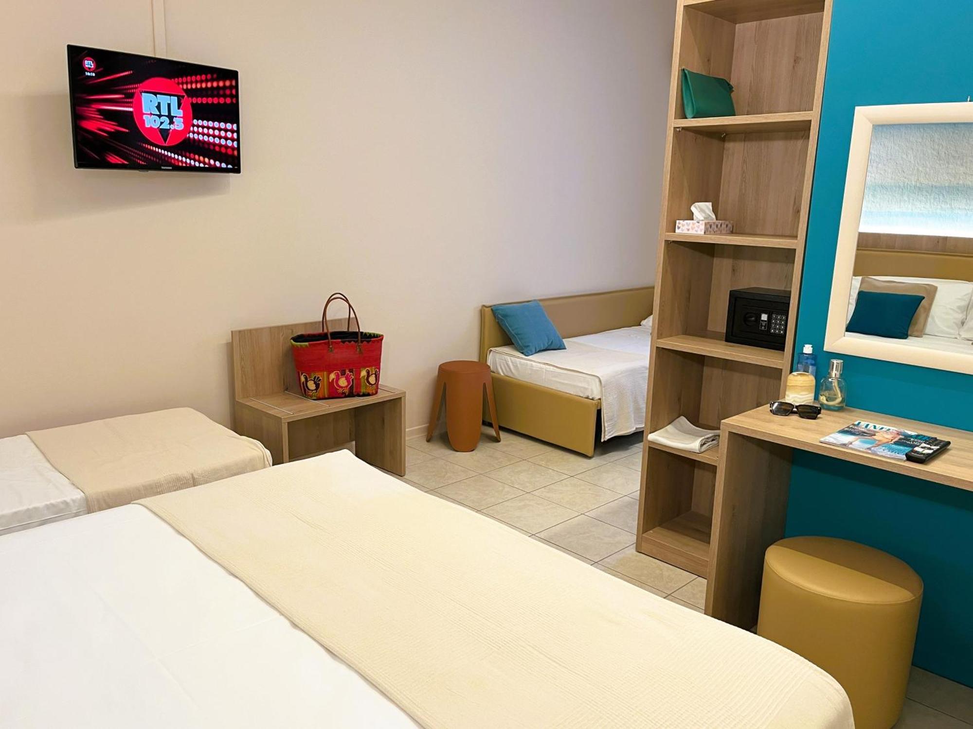 Hotel Garden B&B Marotta Ngoại thất bức ảnh
