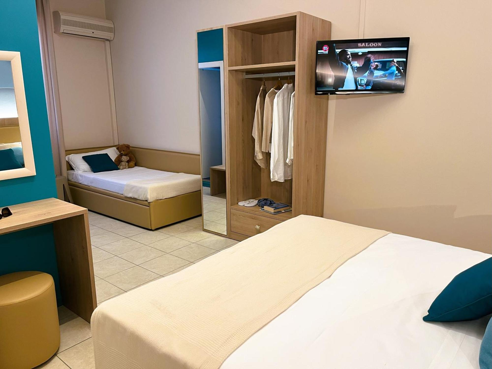 Hotel Garden B&B Marotta Ngoại thất bức ảnh